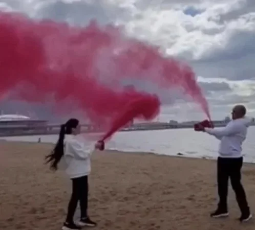 Баллон для определения пола ребенка с розовой краской 1 кг - фото № 4