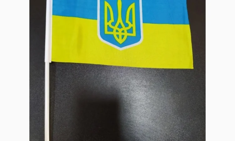 Маленький прапорець України з Тризубом на паличці, розмір: 21х14 см - фото № 2
