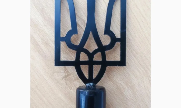 Наконечник на флагшток для флага с гербом Тризуб - фото № 1