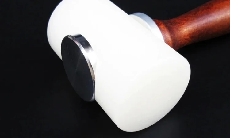 Молоток нейлоновый для тиснения по коже, Молоток для установки фурнитуры - фото № 1