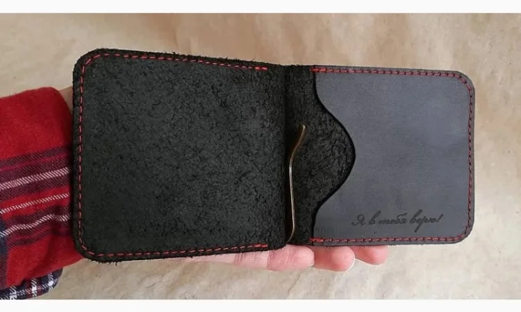 Кожаный зажим для денег с гравировкой, именной зажим для денег, ручная работа - фото № 3