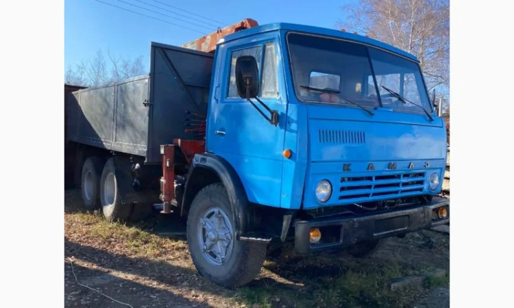 КамАЗ с манипулятором Unic 330 в отличном состоянии - фото № 6