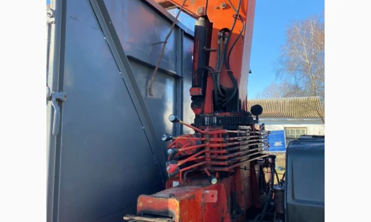 КамАЗ с манипулятором Unic 330 в отличном состоянии - фото № 8