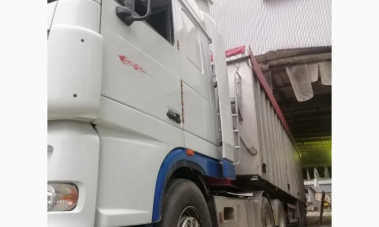 Требуется водитель категории CE для работы с самосвальным полуприцепом - фото № 1