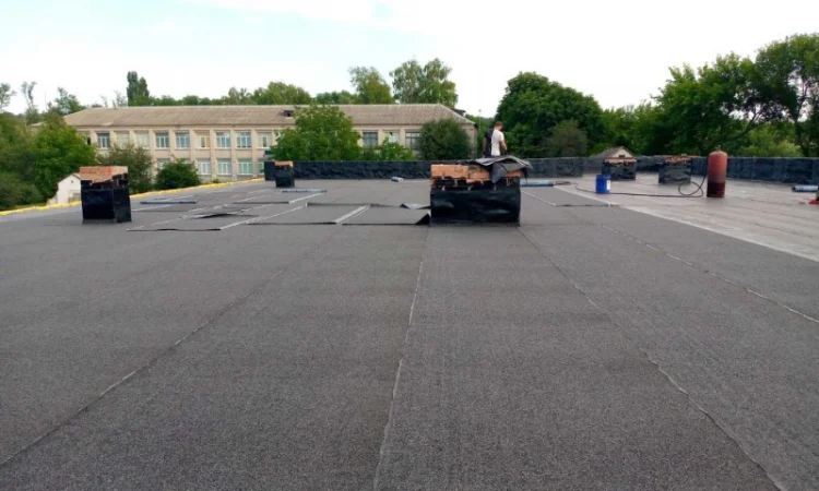 Ремонт мягкой кровли в Синельниково - фото № 1