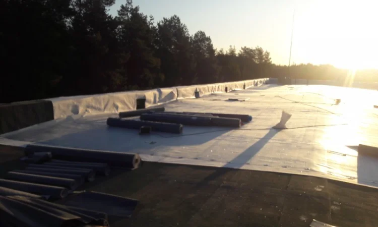 Монтаж та ремонт покрівлі ПВХ мембраною в Дніпрі - фото № 1