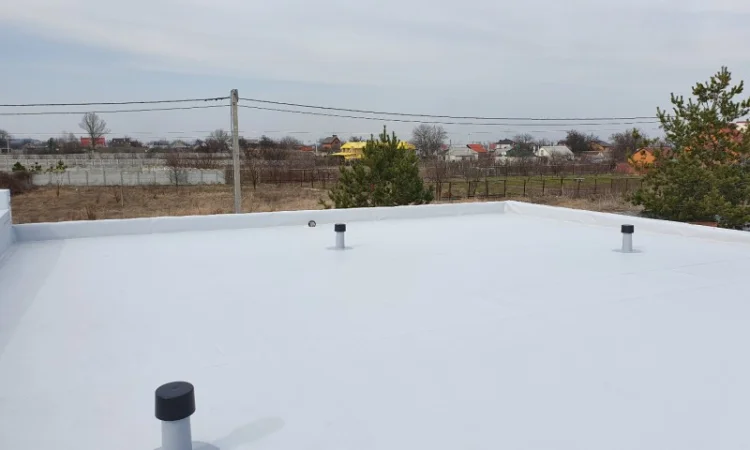 Мембранная кровля, ремонт мембранной крыши в Краматорске - фото № 1
