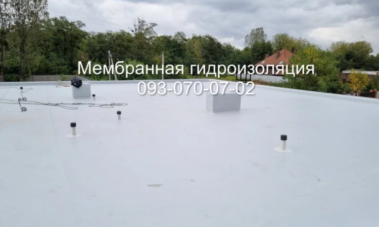 Монтаж ПВХ кровли в Сумах - фото № 1