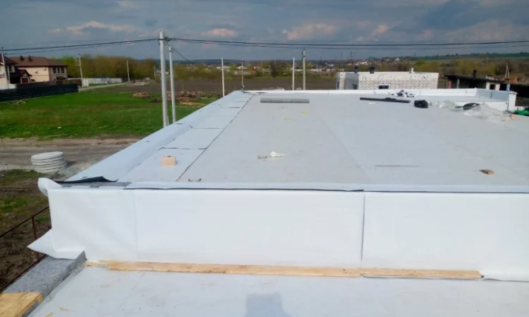 Монтаж ПВХ та ТПО мембрани для плоских дахів - фото № 1