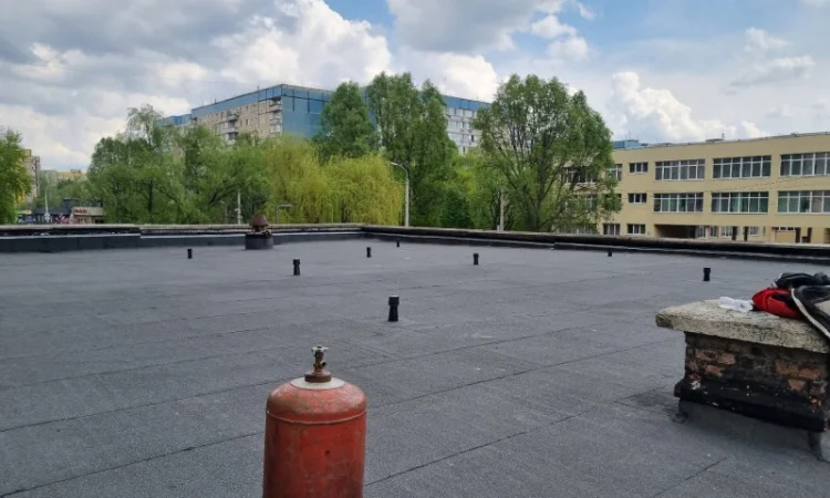 Ремонт та укладка рулонної плоскої покрівлі - фото № 1