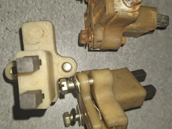 Щетковый узел генератора для автомобилей УАЗ - фото № 1