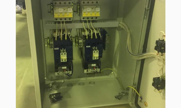 Щиты с монтажной панелью ЩМП-1 для электрики - фото № 1