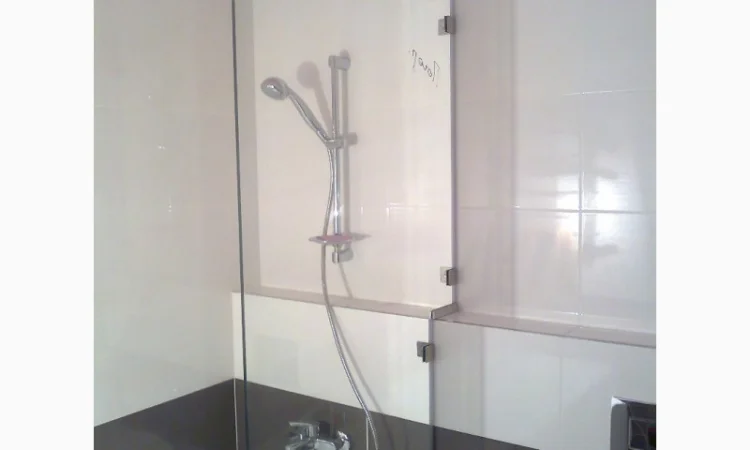 Стеклянные шторки для ванной без рамы - фото № 4