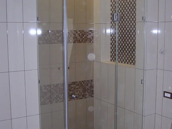 Стеклянная душевая кабина по индивидуальным размерам - фото № 1