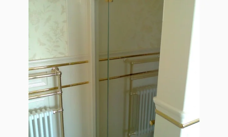 Стеклянные двери для душа раздвижные и распашные - фото № 1