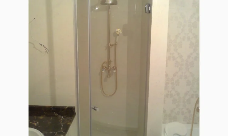 Стеклянные двери для душа раздвижные и распашные - фото № 2