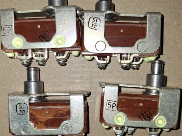 Микропереключатель А812В для электрических цепей - фото № 1