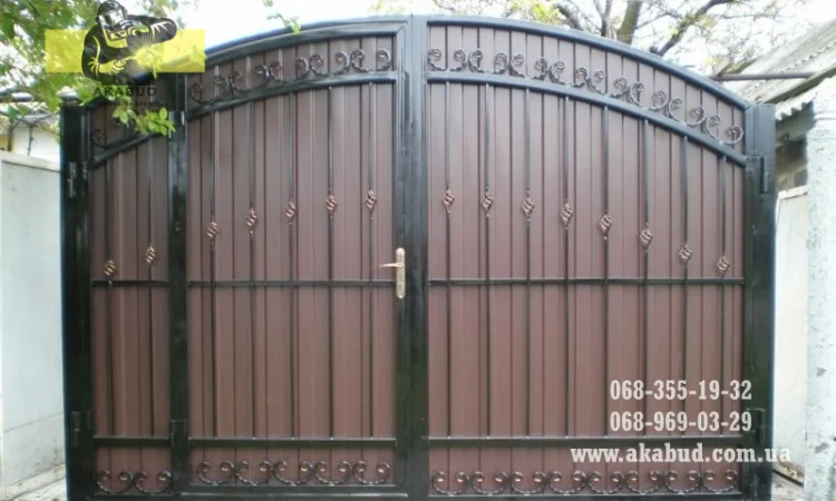 Простые ворота: распашные, откатные. Навесы, перила, решетки - фото № 7