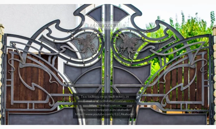 Ковані розпашні ворота з елементами кування - фото № 17
