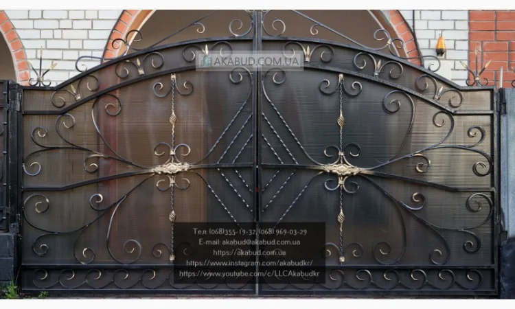 Ковані розпашні ворота з елементами кування - фото № 14