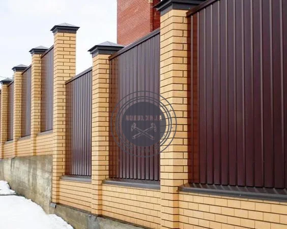 Металлические заборы и ворота-жалюзи для надежной защиты - фото № 20