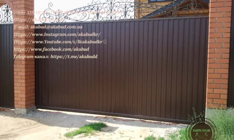 Откатные ворота из профнастила и кованые ворота на заказ - фото № 17