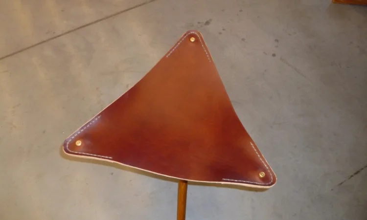 Премиум охотничий стул из древесины и кожи - фото № 3