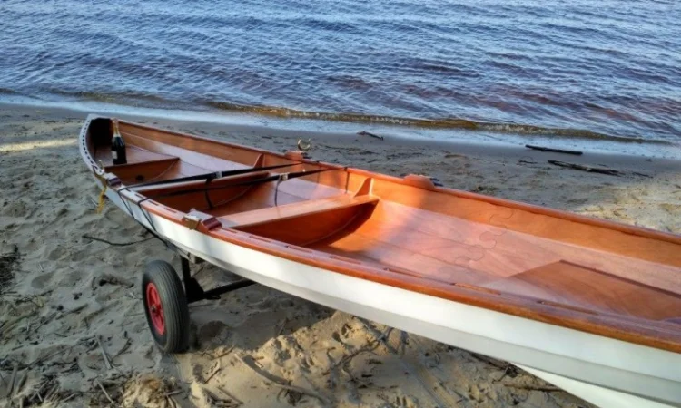 Деревянная гребная лодка для активного отдыха и академической гребли - фото № 10