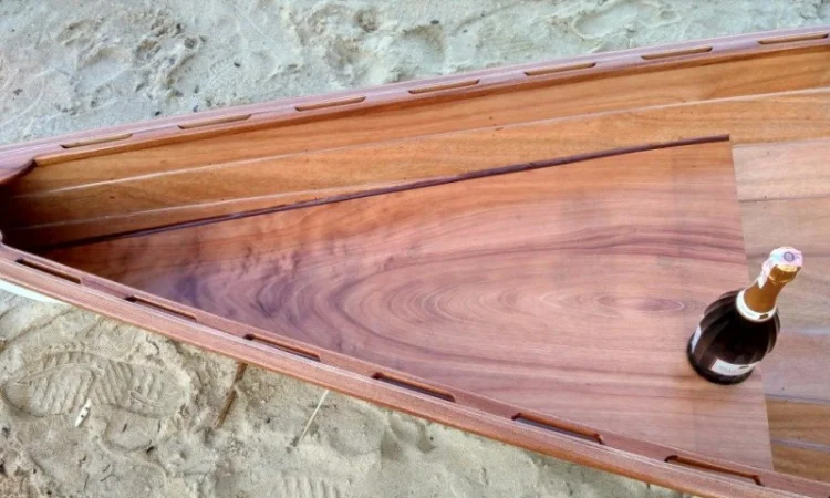 Деревянная гребная лодка для активного отдыха и академической гребли - фото № 4