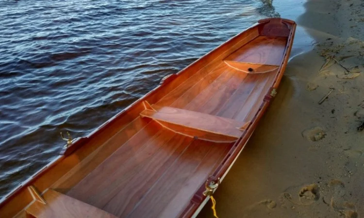 Деревянная гребная лодка для активного отдыха и академической гребли - фото № 17