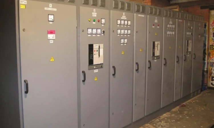 Вводно-распределительные устройства ВРУ, УВР, ГРЩ - фото № 1