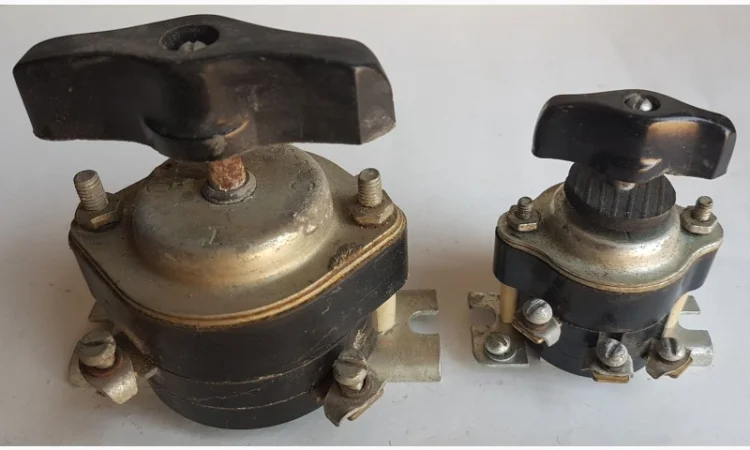 Приборы ПВ-3-16, ПНВ -30 У3, ПН-2-У3, розетка наружная, Разъем кабельный - фото № 1