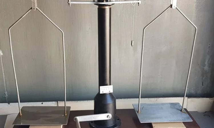 Лабораторные весы Т-1000 в продаже - фото № 1