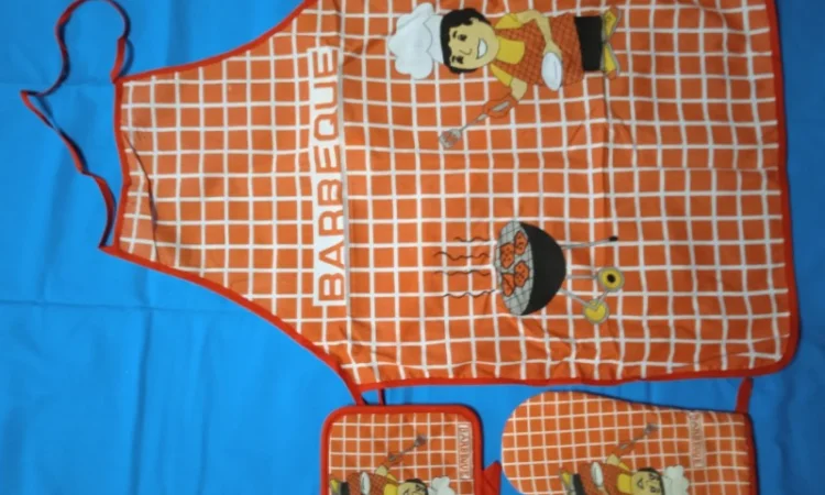 Набор для кухни: фартук, прихватка и рукавичка - фото № 1