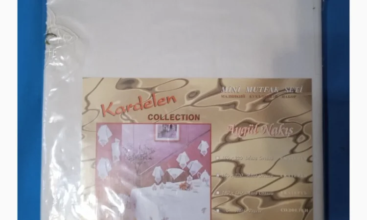 Белая скатерть с вышивкой и салфетками - фото № 2