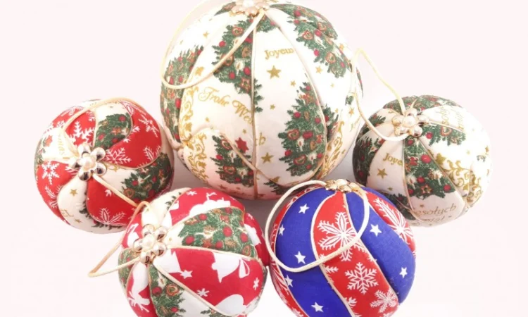 Новогодняя игрушка ручной работы Кимекоми – шар 10 см в продаже - фото № 5