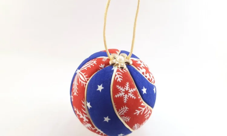 Новогодняя игрушка ручной работы Кимекоми – шар 10 см в продаже - фото № 7