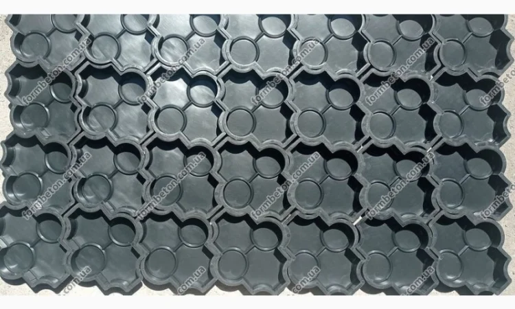 Формы тротуарной плитки Клевер с кругами гладкий 4,5 см - фото № 1