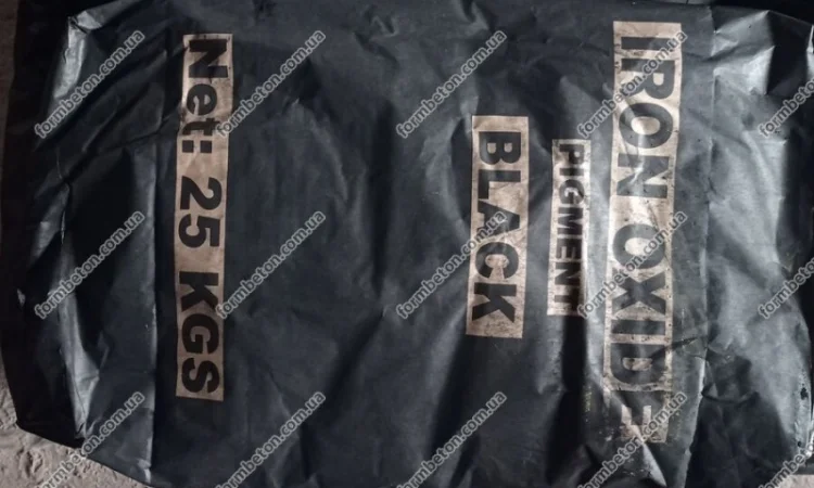 Черный пигмент для бетона Чехия B-650 в мешке 25 кг - фото № 2