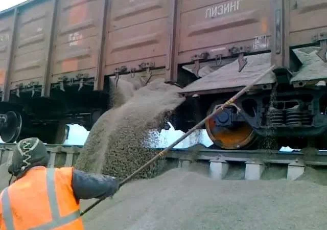 Средство для предотвращения прилипания и смерзания сыпучих грузов «Альтпроф-А» - фото № 1