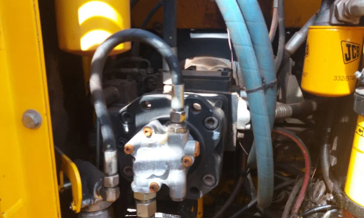 Гусеничний екскаватор JCB JS145LC 2011 року випуску - фото № 10