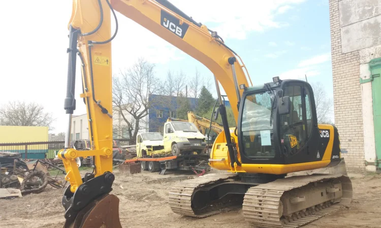 Гусеничний екскаватор JCB JS145LC 2011 року випуску - фото № 2