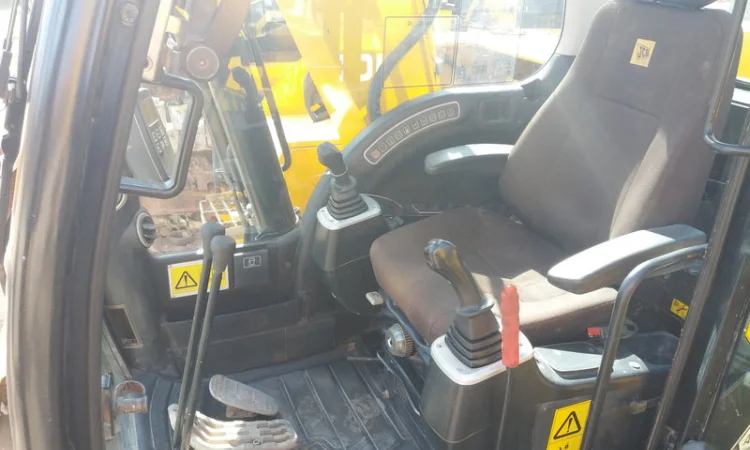 Гусеничний екскаватор JCB JS145LC 2011 року випуску - фото № 8