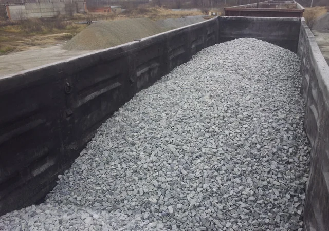 Щебень гранитный 0-70 мм в вагонах - фото № 1
