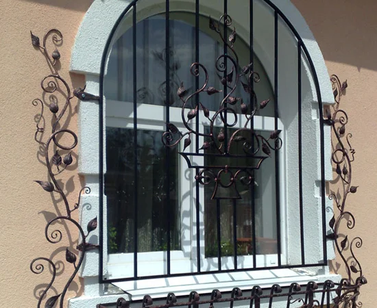 Металлические решётки на окна в Киеве - фото № 3