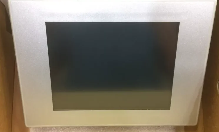 Пропозиція Промислових Комп'ютерів та Панелей Оператора LENZE - фото № 1