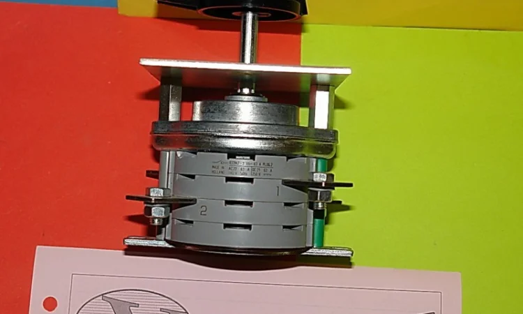 Переключатель Santon Type 70HF-63-1/2x28 (Holland) - фото № 1