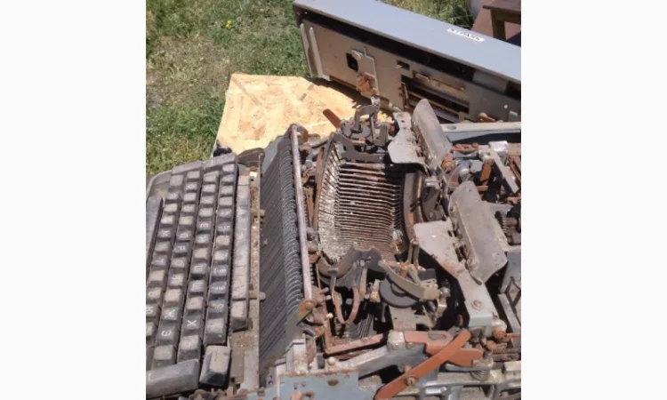 Электромеханическая печатная машинка Ятрань ПЭК 435-05 - фото № 2