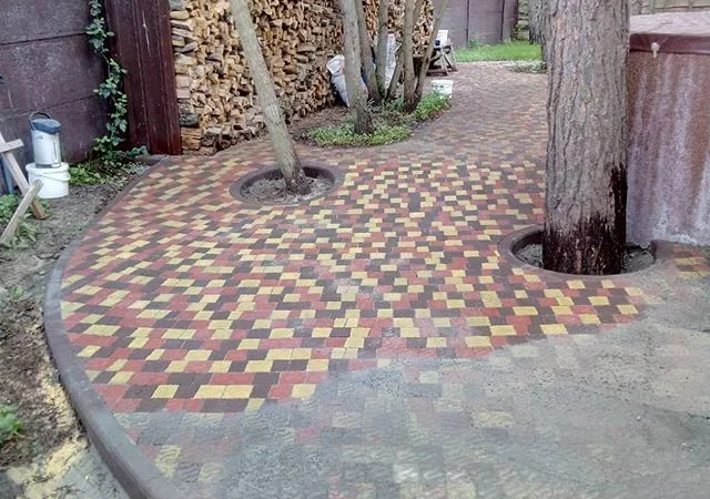 Укладка тротуарной плитки по доступной цене - фото № 2