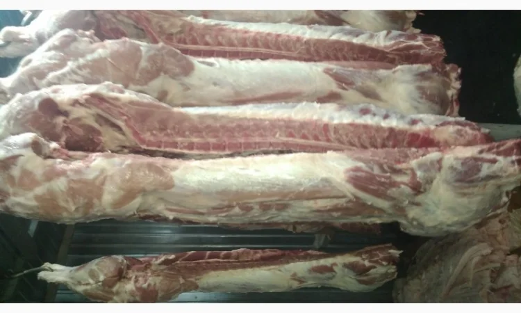 Свежая говядина и свинина в полутушах - фото № 3